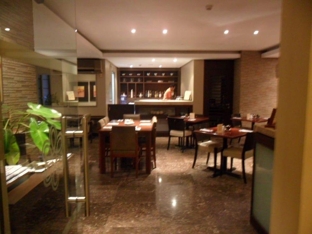 Amorsolo Mansion Hotel Makati City Zewnętrze zdjęcie